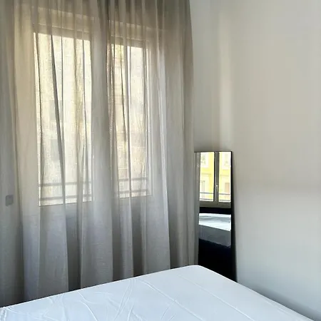 Visconti Design And Comfort In Milánó